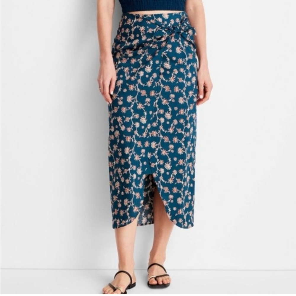 NWT Future Collective Plus Size Floral Print Side Tie Midi Skirt Size 30W (5X)